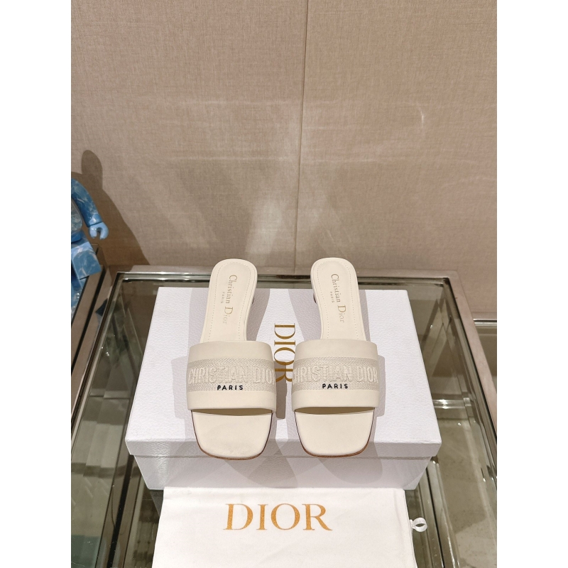 ch**an D*or slippers